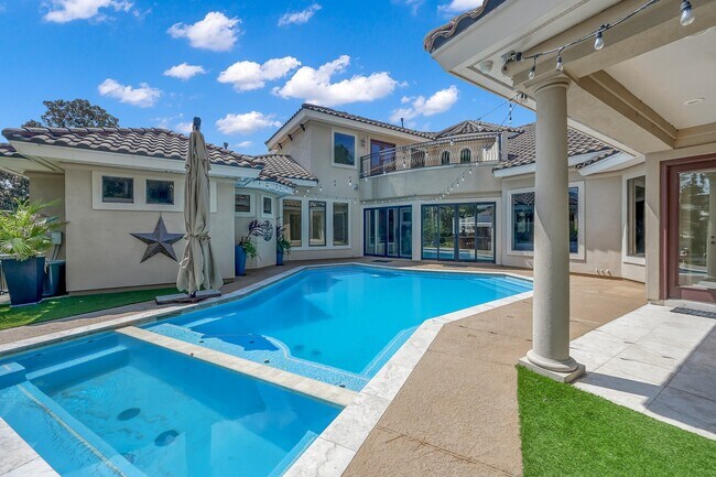 Primary Photo - 64 W Shore Ln