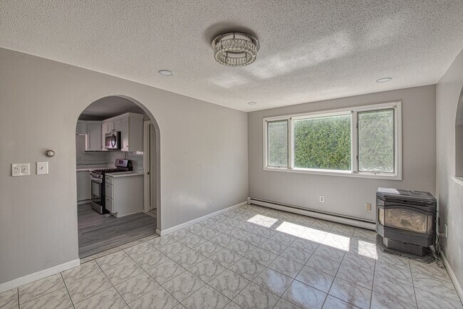 Building Photo - 1246 Somerset Ave