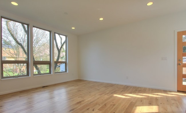 Building Photo - 12013 35th Ave NE