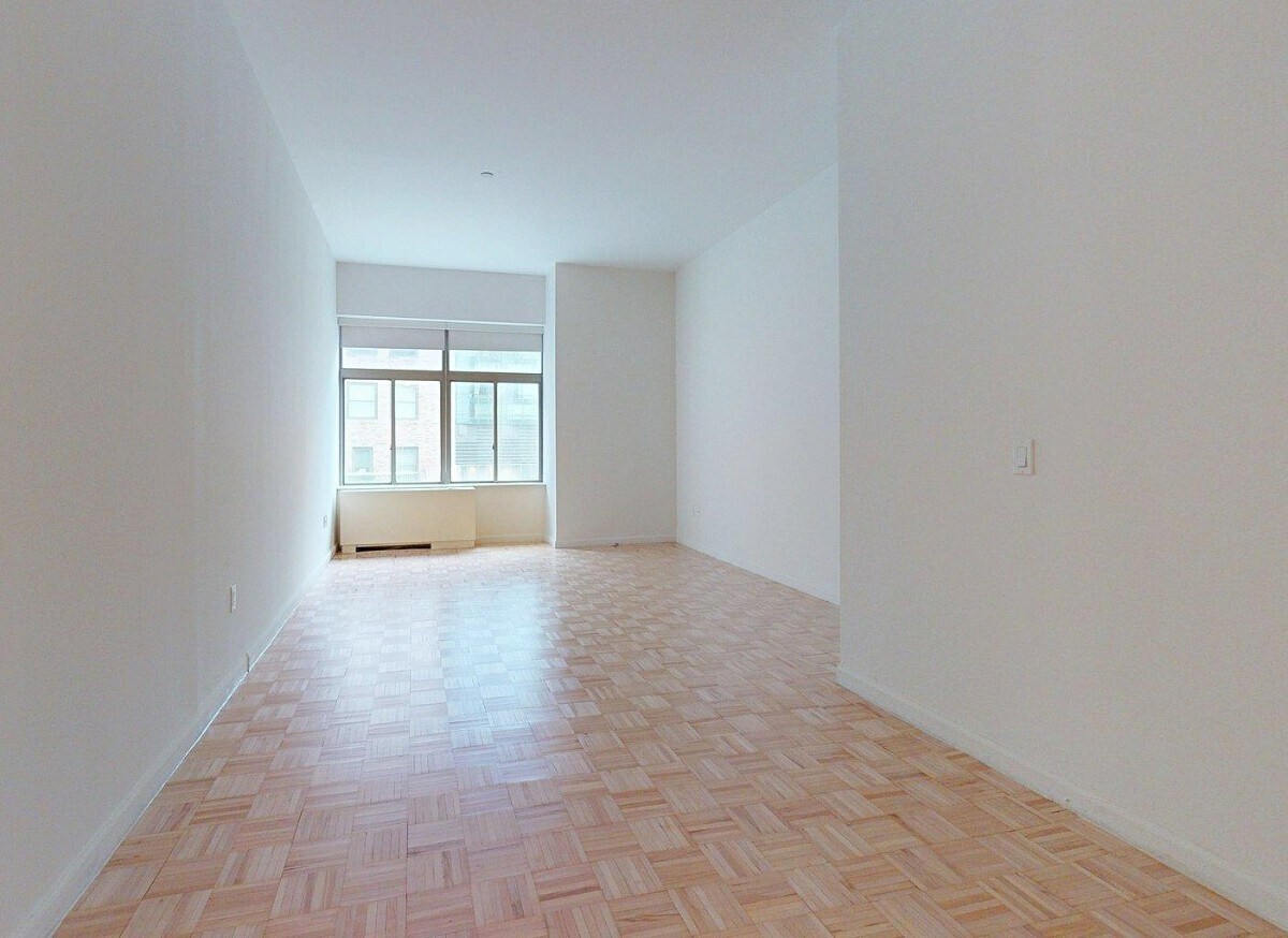 Building Photo - Washington Street