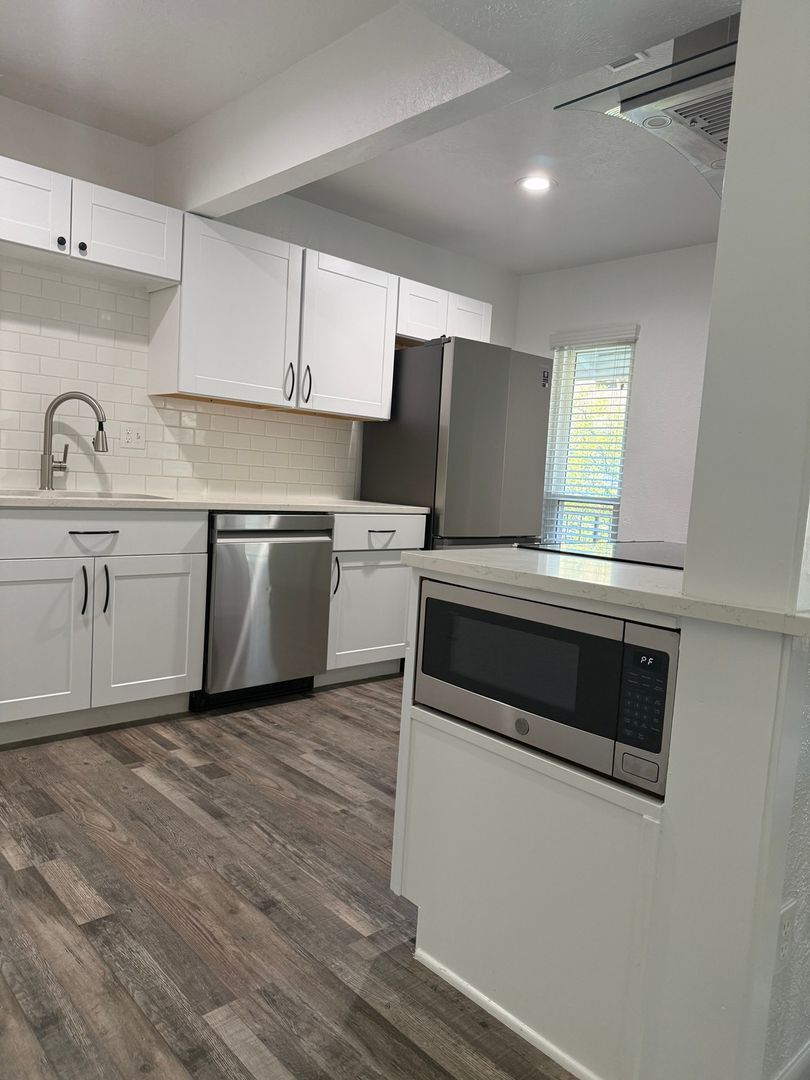 Building Photo - 4317 Hartford St