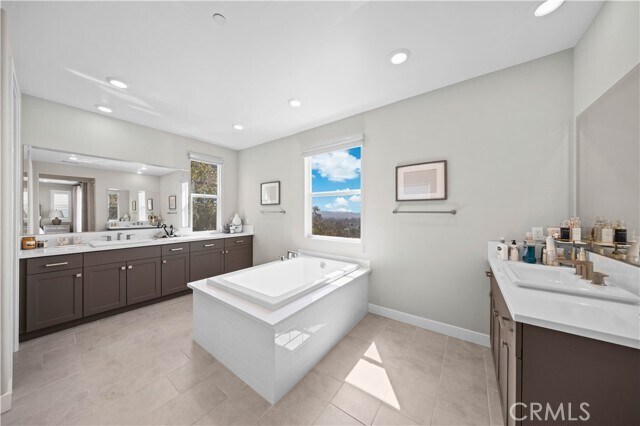 Building Photo - 539 Serrano Summit Dr