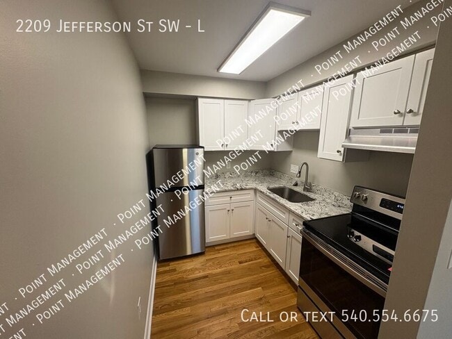 Building Photo - 2209 Jefferson St SW