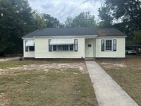 Building Photo - 605 Greenmead Dr