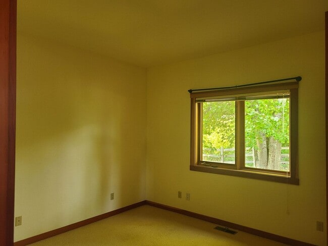 Building Photo - Beautifully Refurbished Farmhouse with Val...