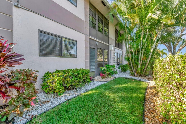 Building Photo - 15364 Lakes of Delray Blvd