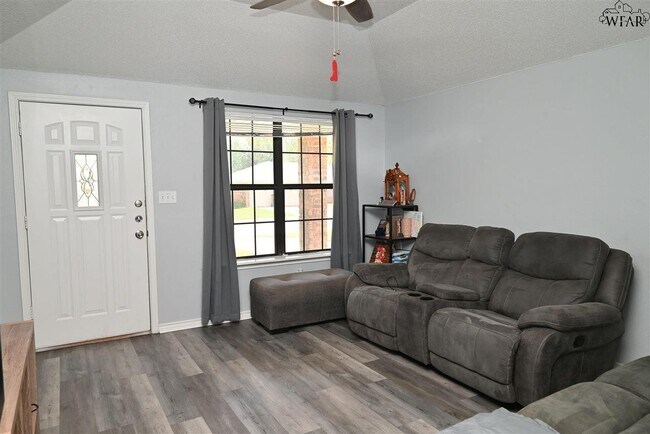 Building Photo - 5216 Brookwood Dr