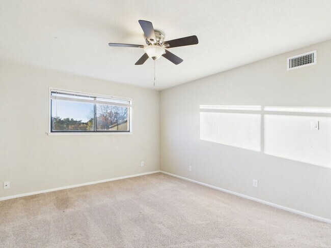 Building Photo - 107 Frederick Rd