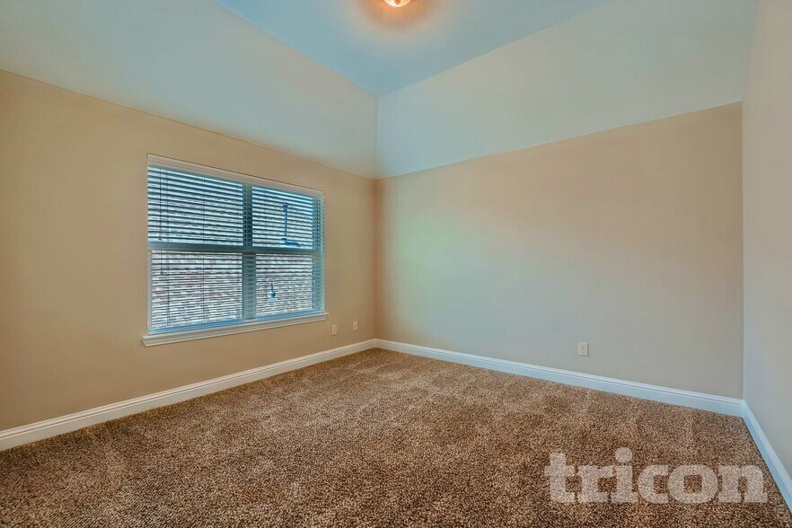 Building Photo - 126 Griffin Ave