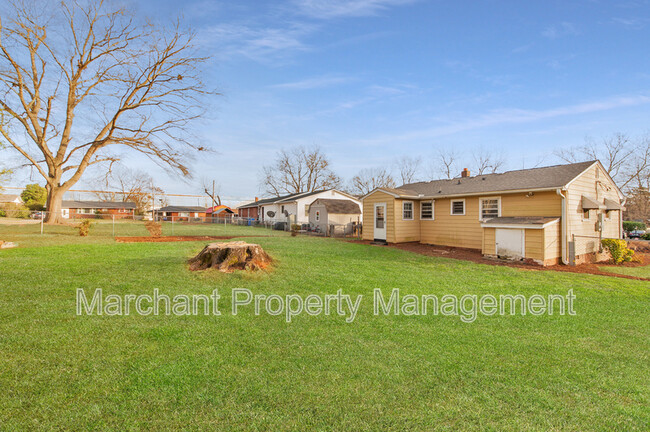 Building Photo - 23 Brownwood Dr