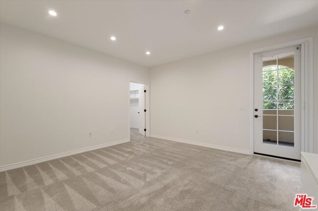 Building Photo - 7101 Playa Vista Dr