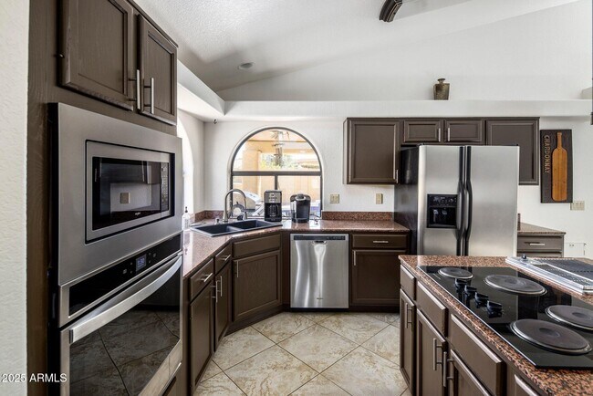 Building Photo - 5747 E Gelding Dr