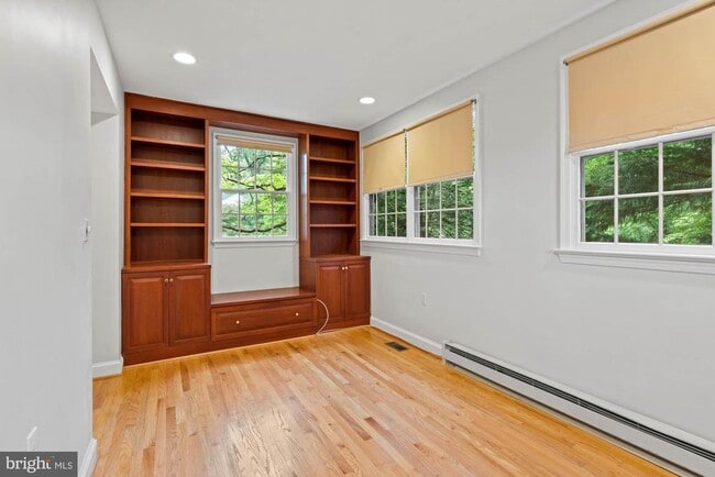 Building Photo - 5222 Duvall Dr