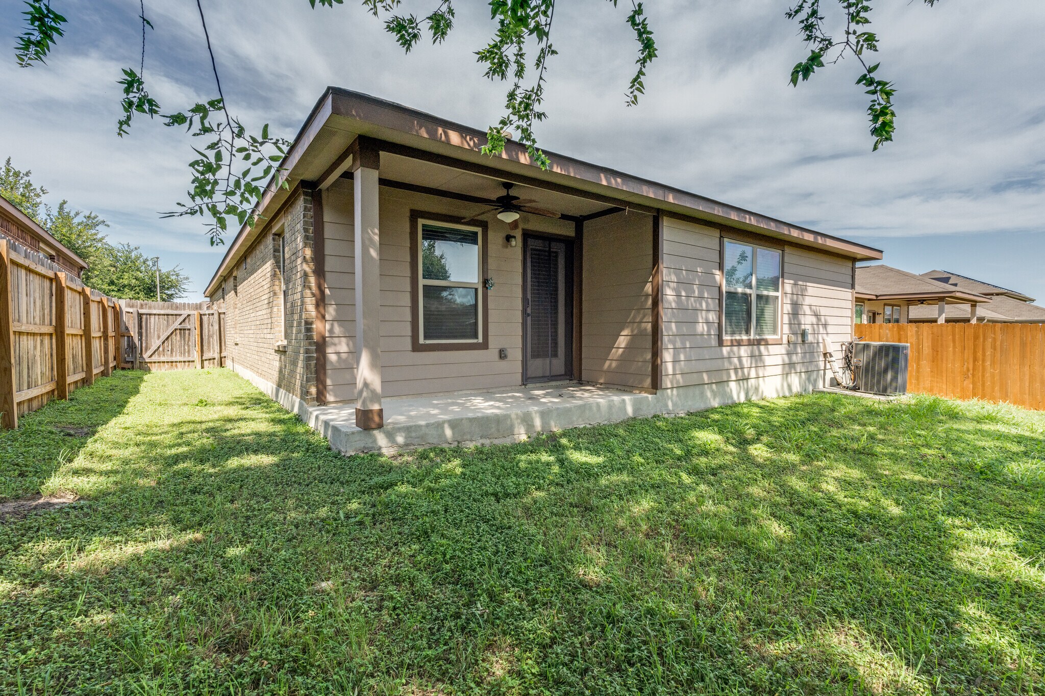 Building Photo - 129 Buckskin Way