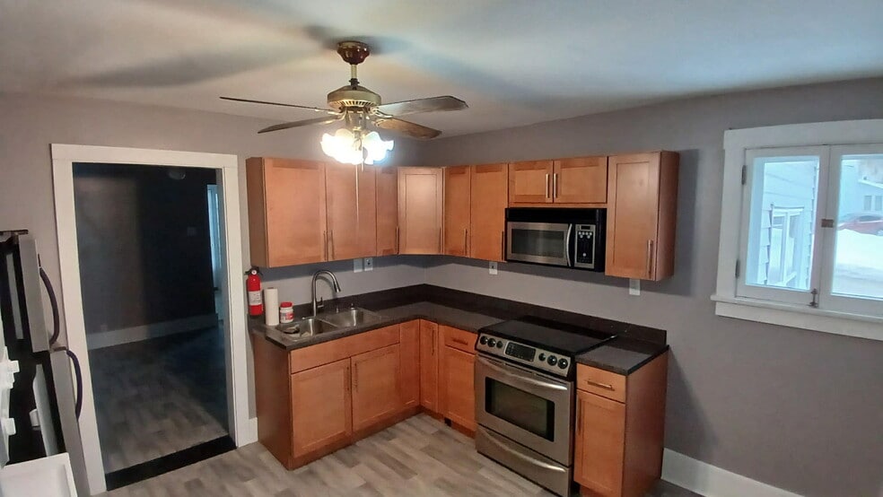 Building Photo - 679 Ohio Ave