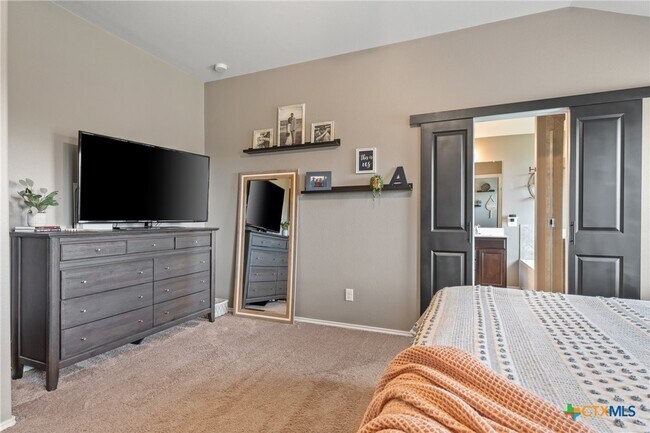 Building Photo - 5221 Cicero Dr