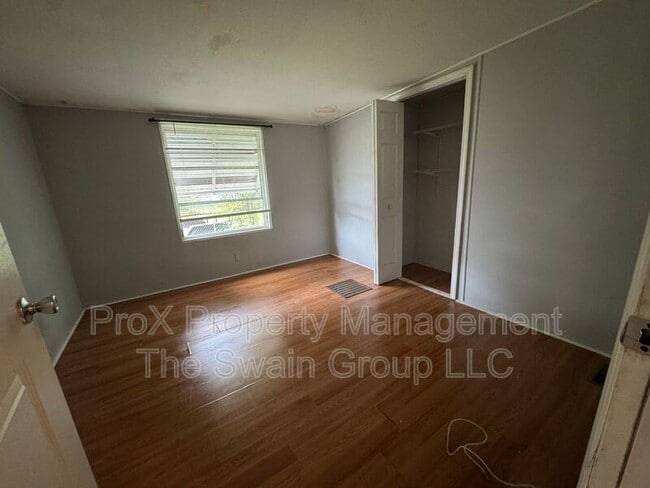 Building Photo - 534 Oak Ridge E