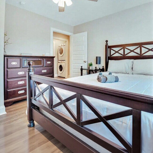 Building Photo - 764 Mary Ln