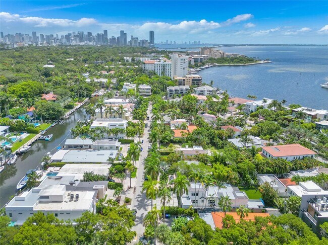 Building Photo - 1826 Fairhaven Pl