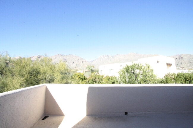 Building Photo - 6502 E Mountain Shadows Pl