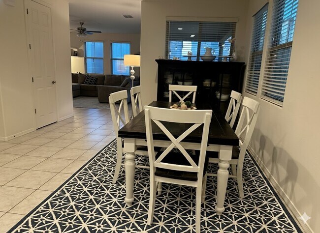 Building Photo - 627 W Flintlock Way