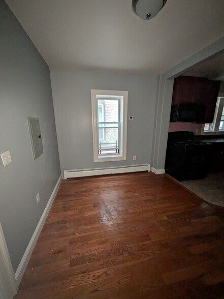 Building Photo - 552 Avenue C
