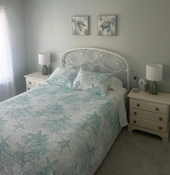 Guest Bedroom Queen Bed - 4190 35th Ter S