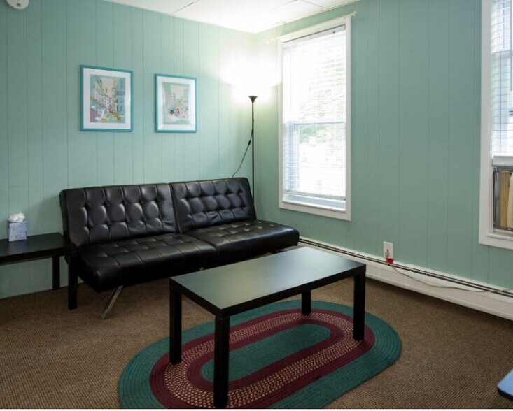 Building Photo - 42 Everett St