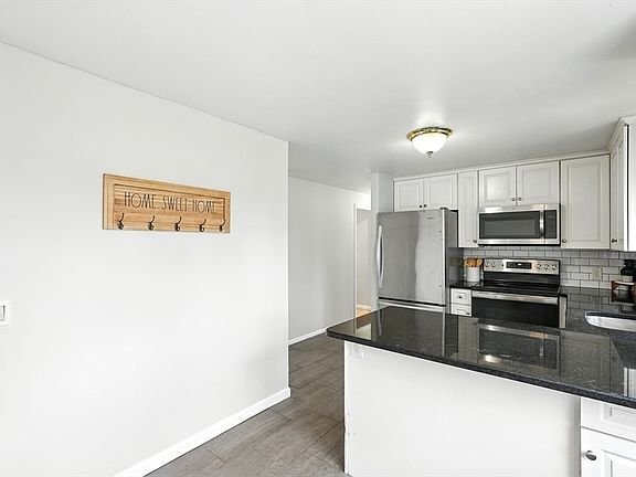 Building Photo - 52 Boulay Cir