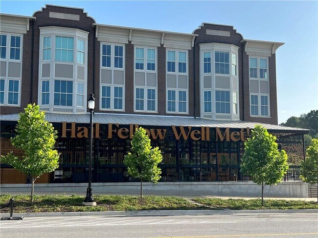 Building Photo - 5460 Hackett St