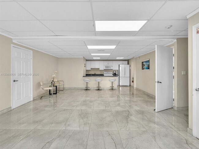 Building Photo - 3601 NE 170th St