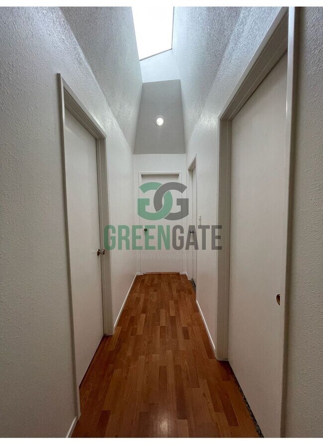 Building Photo - Spacious 4Bedroom 2Bath AVAILABLE NOW in Modesto!!