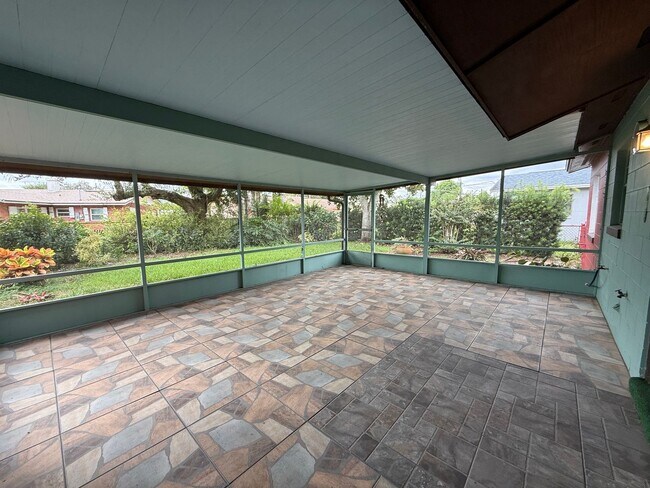Building Photo - Englewood Park 3 bedroom, 2 bath available...