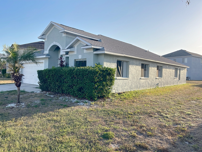Building Photo - 12820 Longcrest Dr