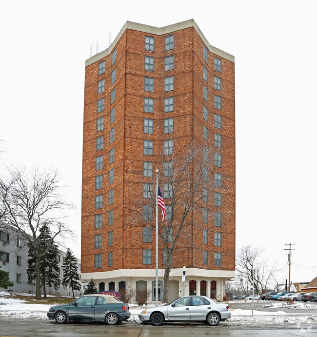 Lincoln Court - 2325 S Howell Ave Milwaukee WI 53207 | Apartment Finder