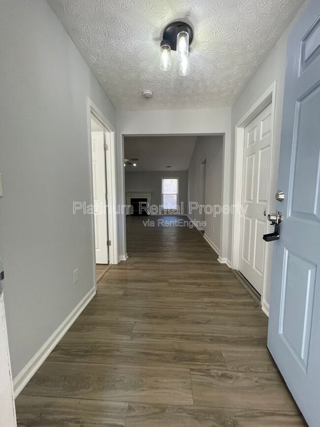 Building Photo - 1630 Creek Crossing SE