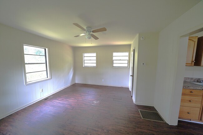 Building Photo - 874 Carrollton Vila Rica Hwy