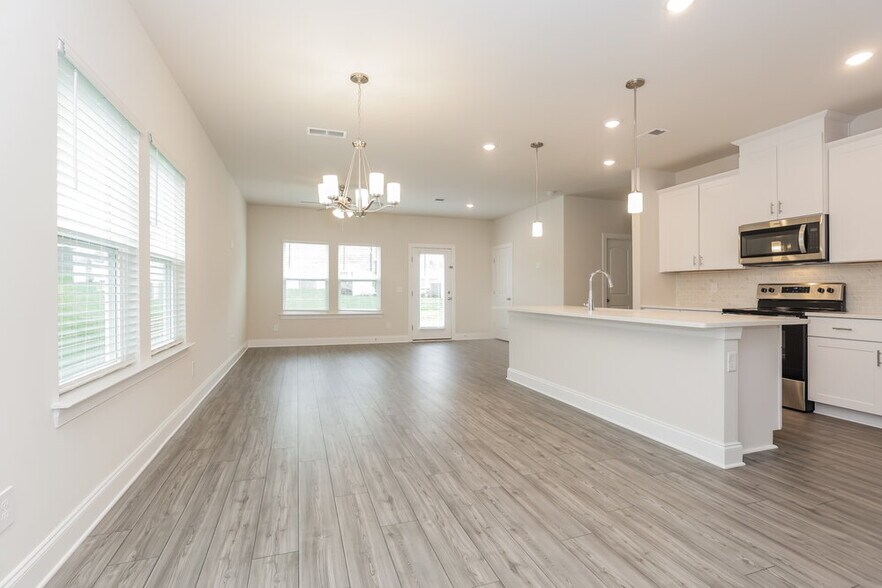 Building Photo - 1709 Tahoma Dr