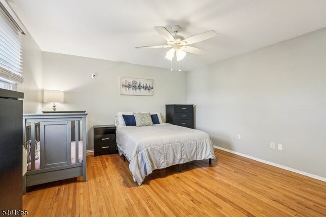 Building Photo - 421 Bloomfield Ave