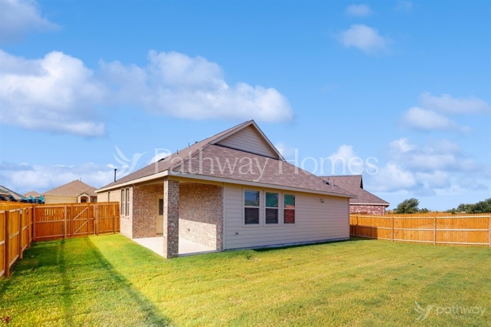 Building Photo - 944 Rusty Spur Ln