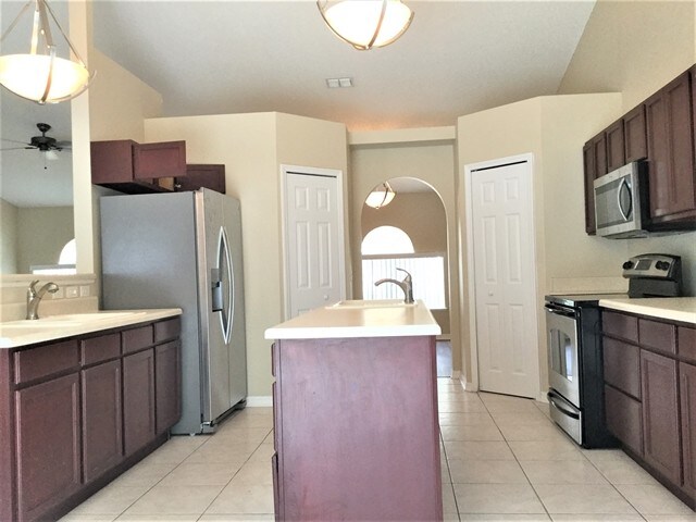 Building Photo - 1959 Alambra Cir