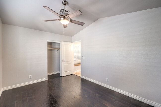 Building Photo - single story upgraded walking distance to park