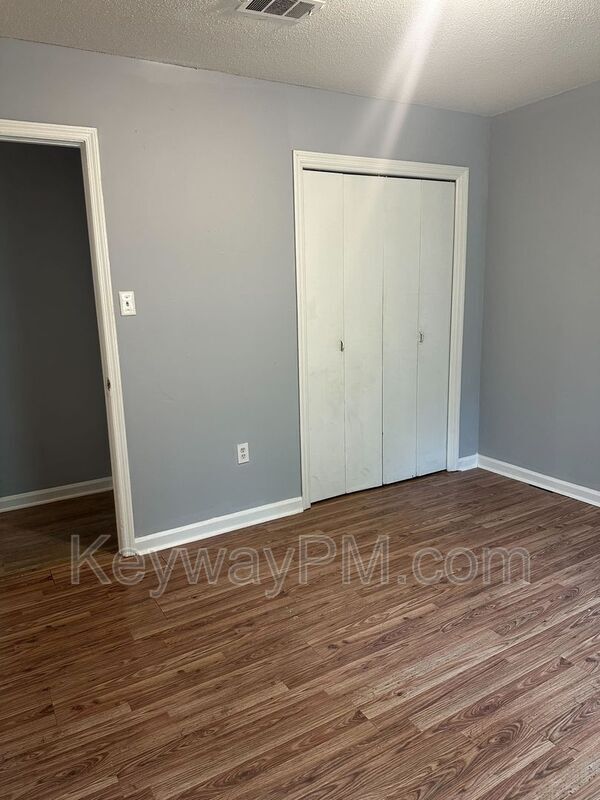 Building Photo - 2104 Trotters Way