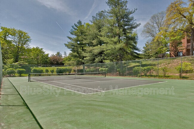 Building Photo - 112-12 Turtle Creek Rd