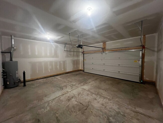 Building Photo - 4BR One-Level Home in Rosser Farms – Open Floor Plan + Prime Location!