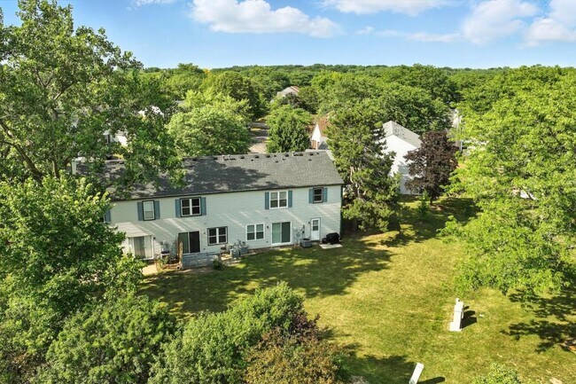 Building Photo - 2621 Wingate Ct