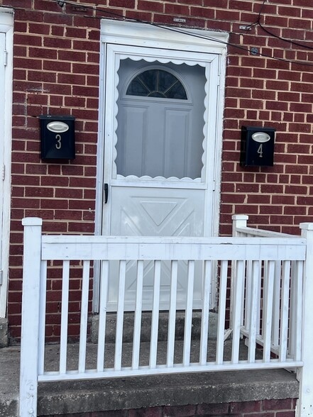 Building Photo - 5326 B St SE