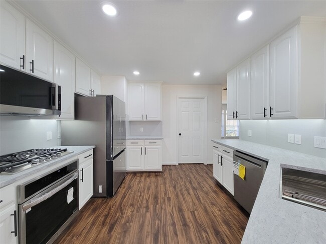 Building Photo - 21123 Amber Crossing Dr