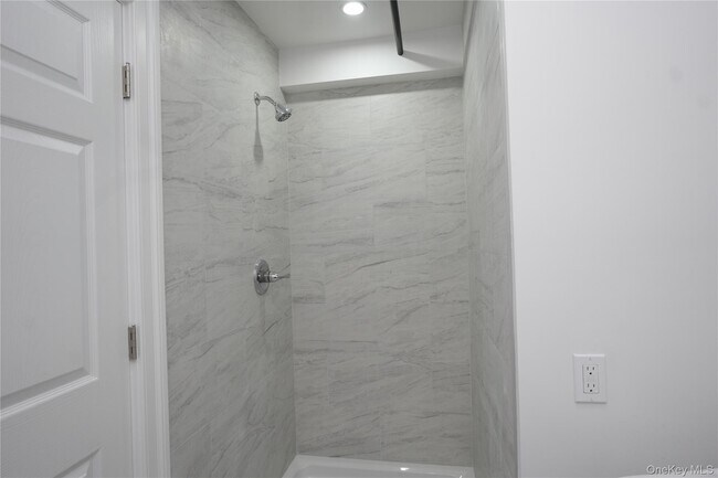 Building Photo - 488 Nassau Rd