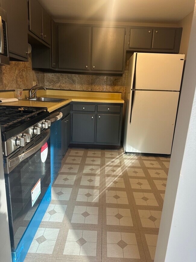 Building Photo - 1463 Mercury Dr